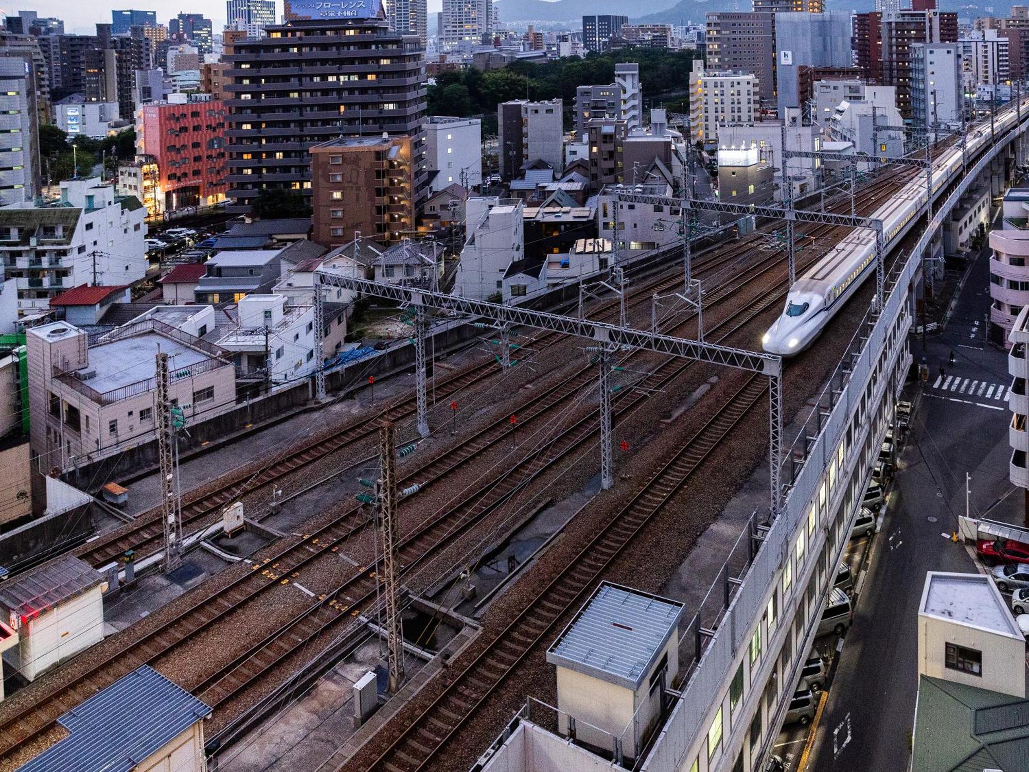 Apa Hotel Hiroshima Ekimae Shinkansenguchi Bagian luar foto